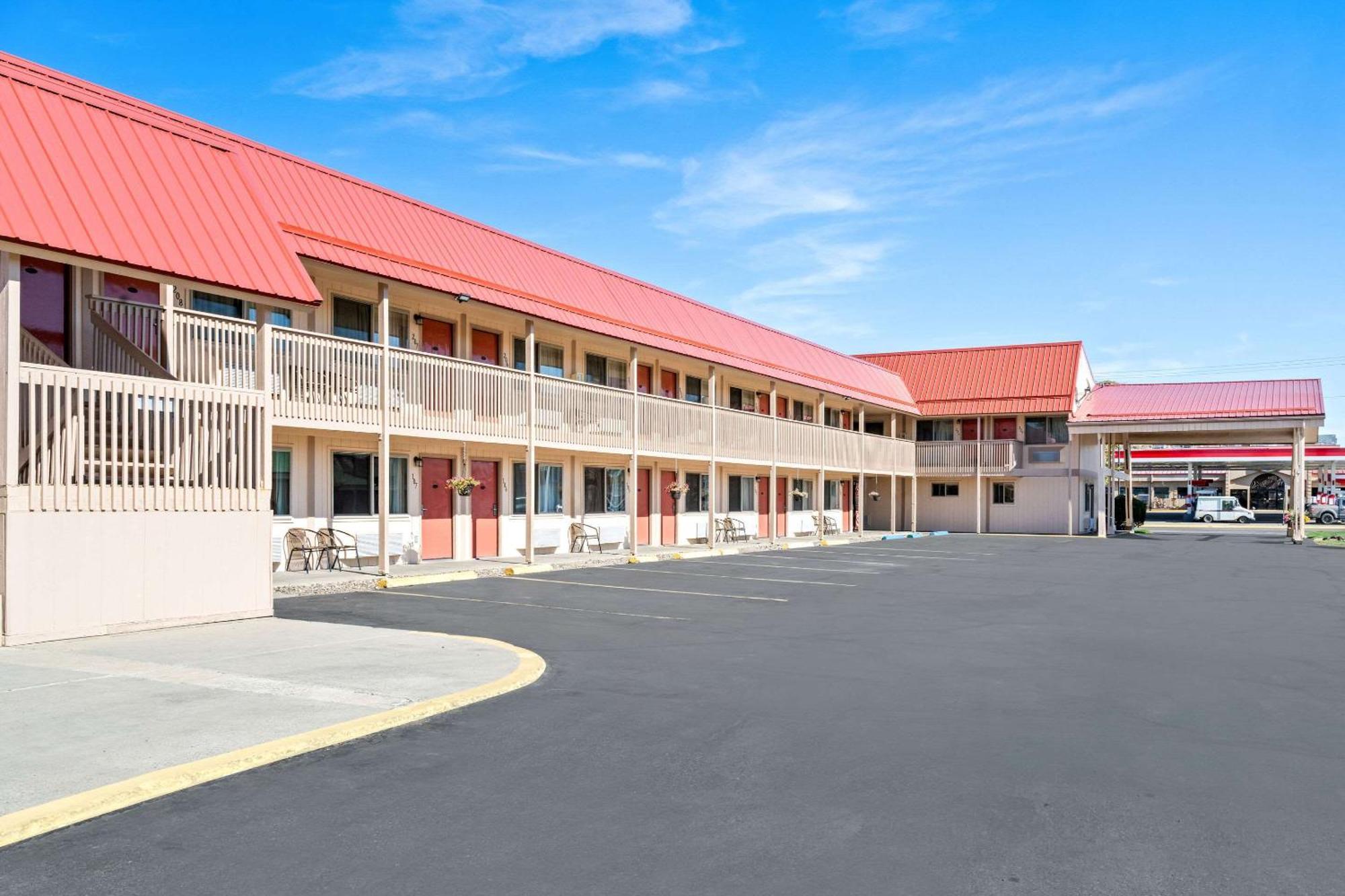 Econo Lodge Miles City Exteriör bild