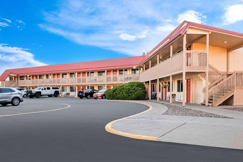 Econo Lodge Miles City Exteriör bild