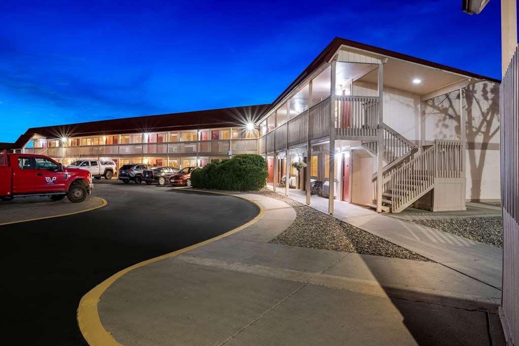 Econo Lodge Miles City Exteriör bild