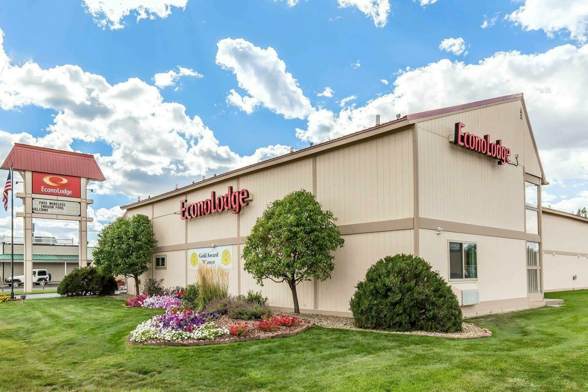 Econo Lodge Miles City Exteriör bild
