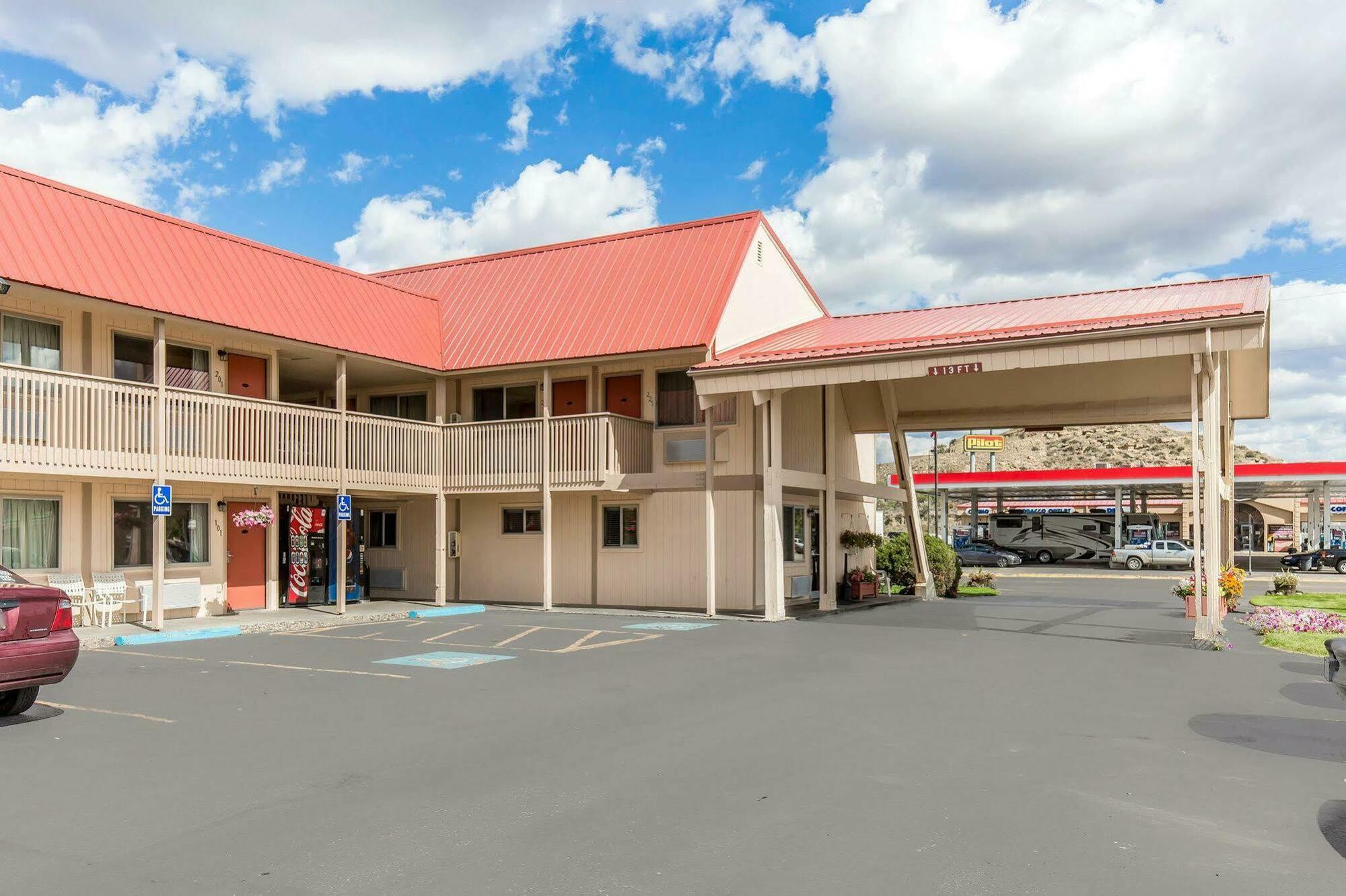 Econo Lodge Miles City Exteriör bild