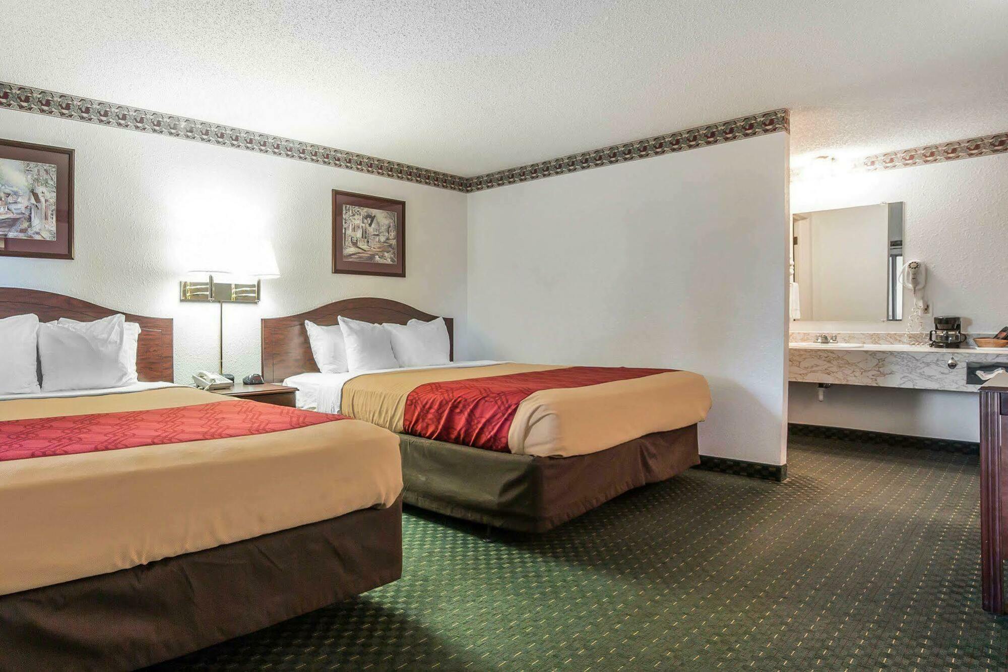 Econo Lodge Miles City Exteriör bild