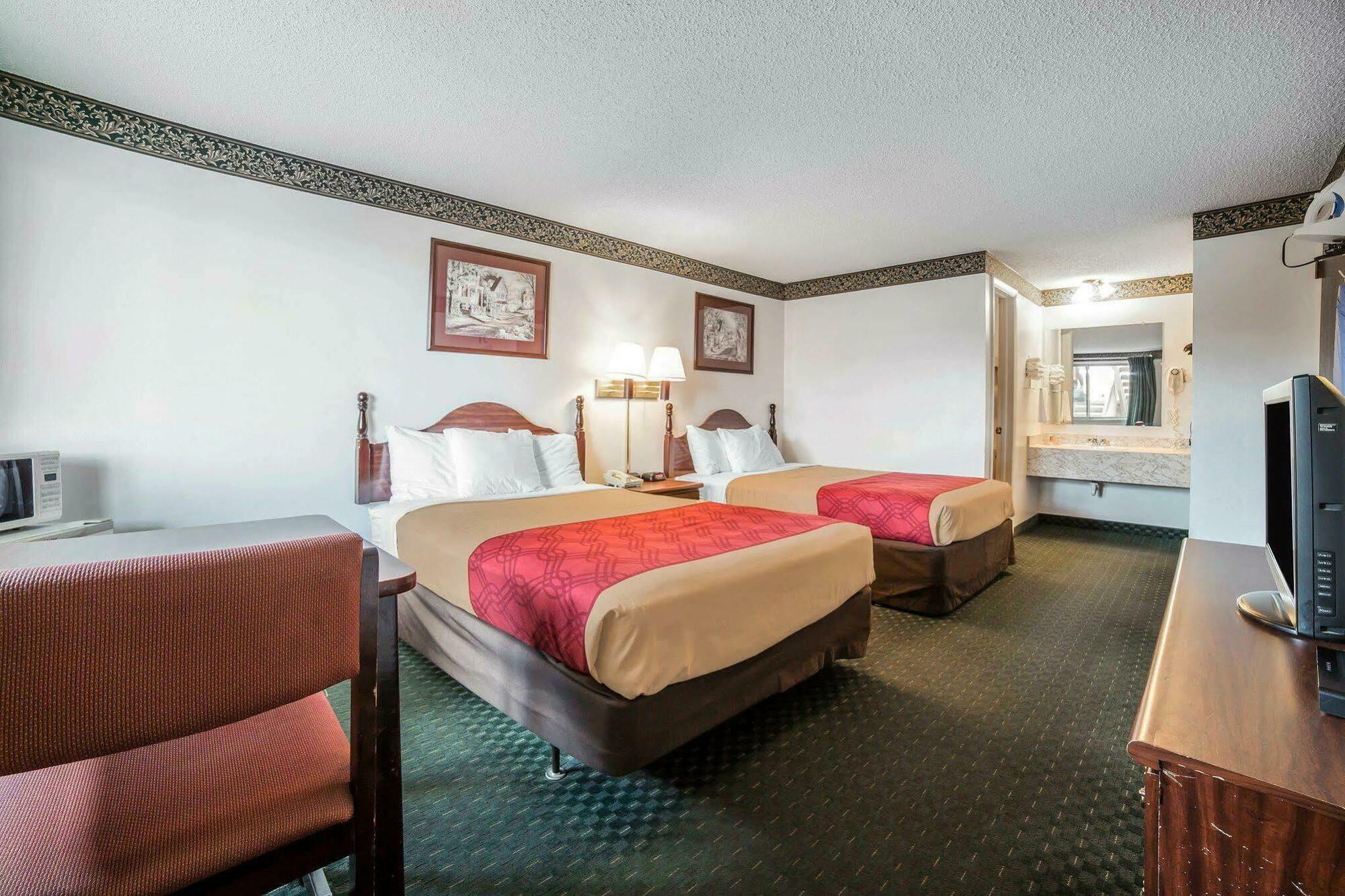 Econo Lodge Miles City Exteriör bild
