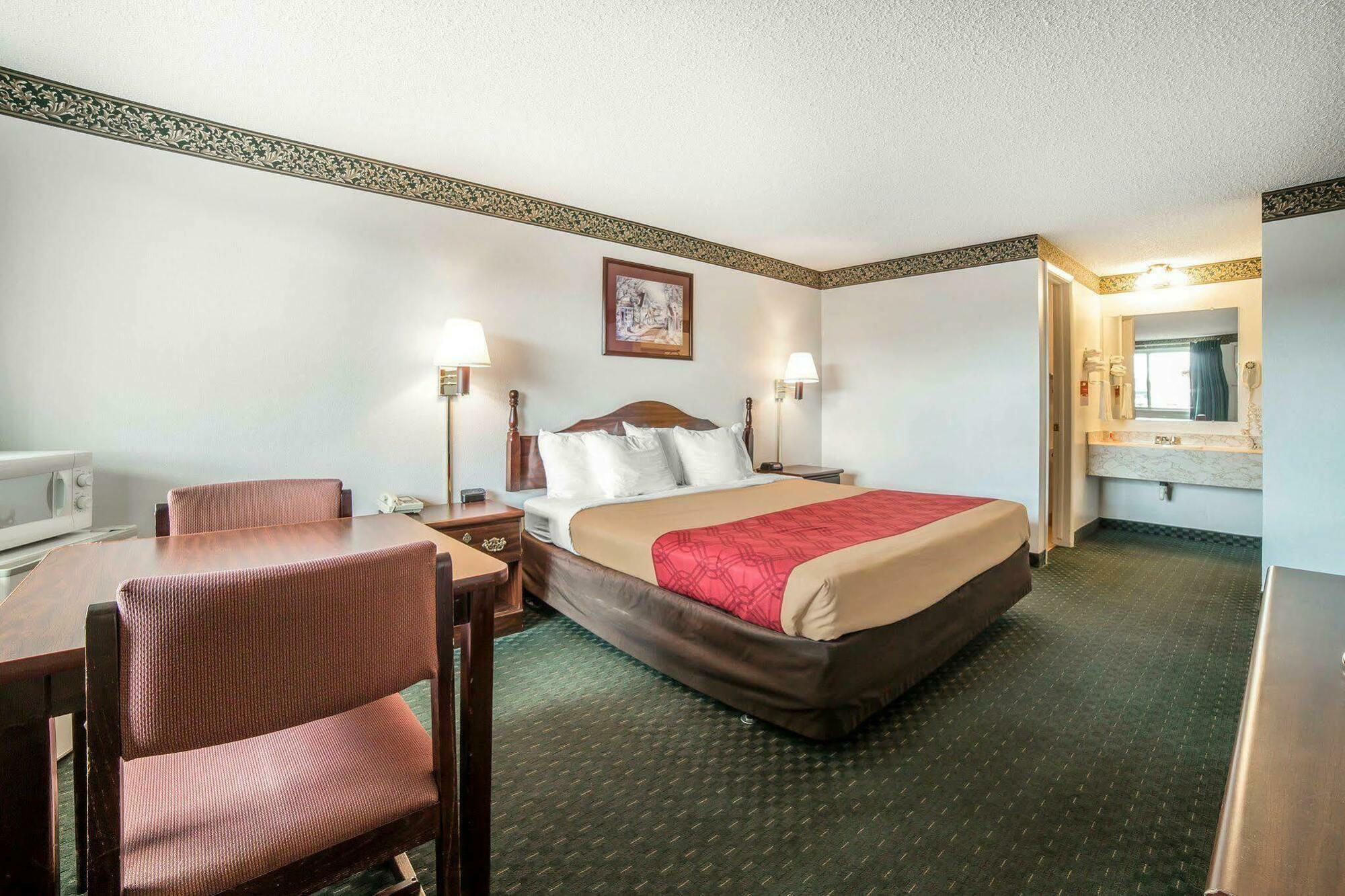 Econo Lodge Miles City Exteriör bild